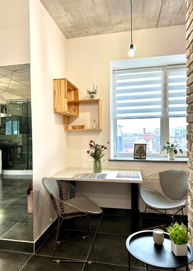 Designer Apartments In The City Center Rivne Ngoại thất bức ảnh
