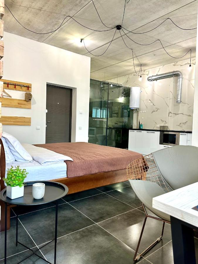 Designer Apartments In The City Center Rivne Ngoại thất bức ảnh