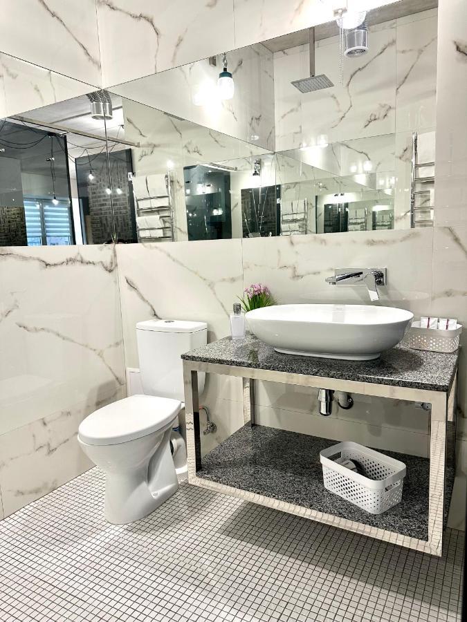 Designer Apartments In The City Center Rivne Ngoại thất bức ảnh