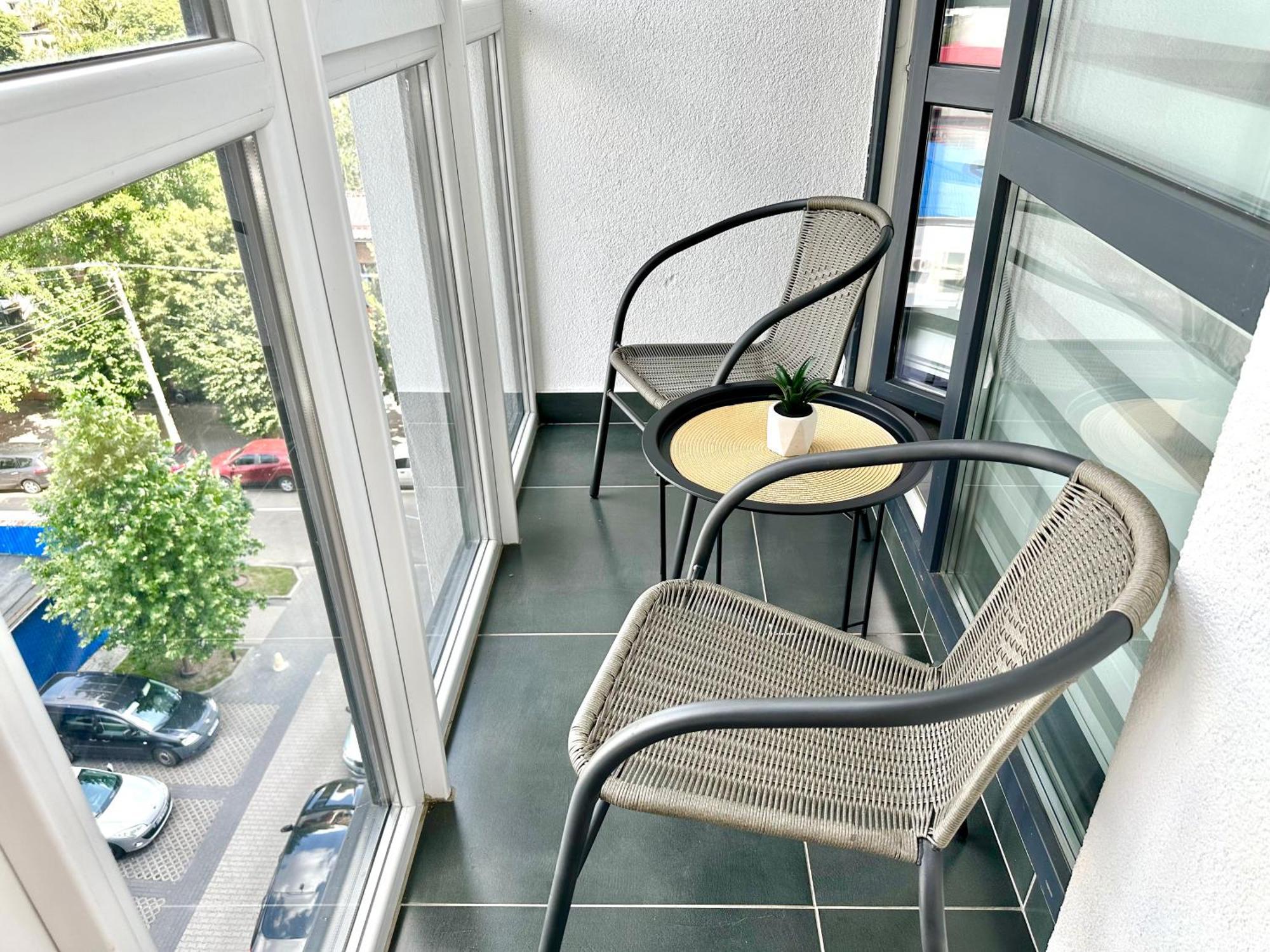 Designer Apartments In The City Center Rivne Ngoại thất bức ảnh
