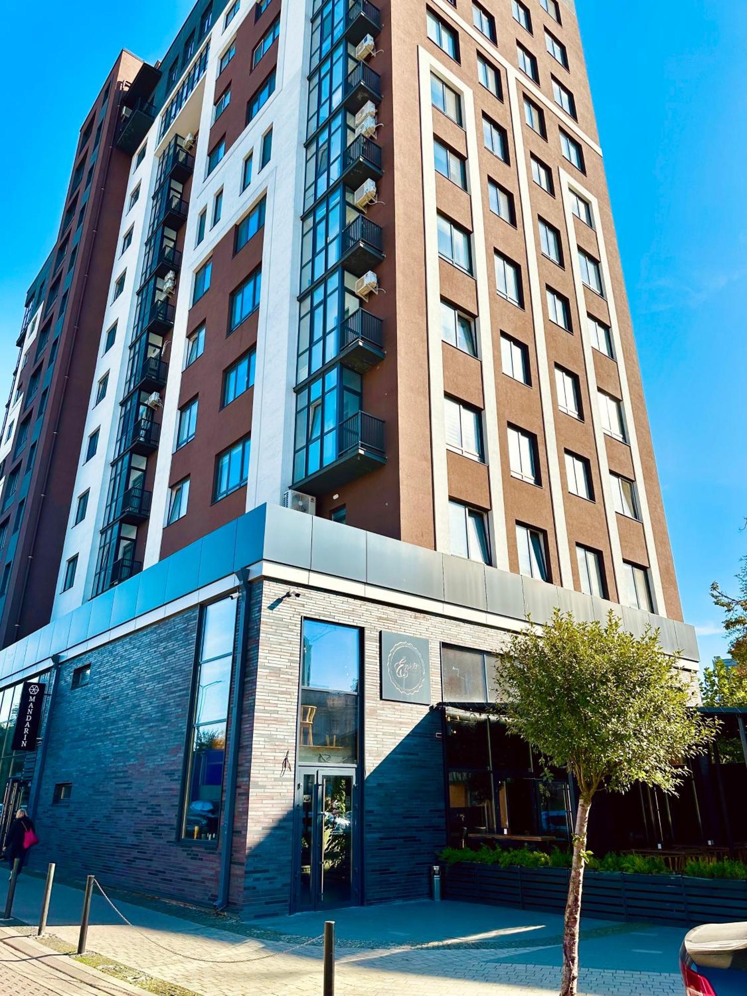 Designer Apartments In The City Center Rivne Ngoại thất bức ảnh